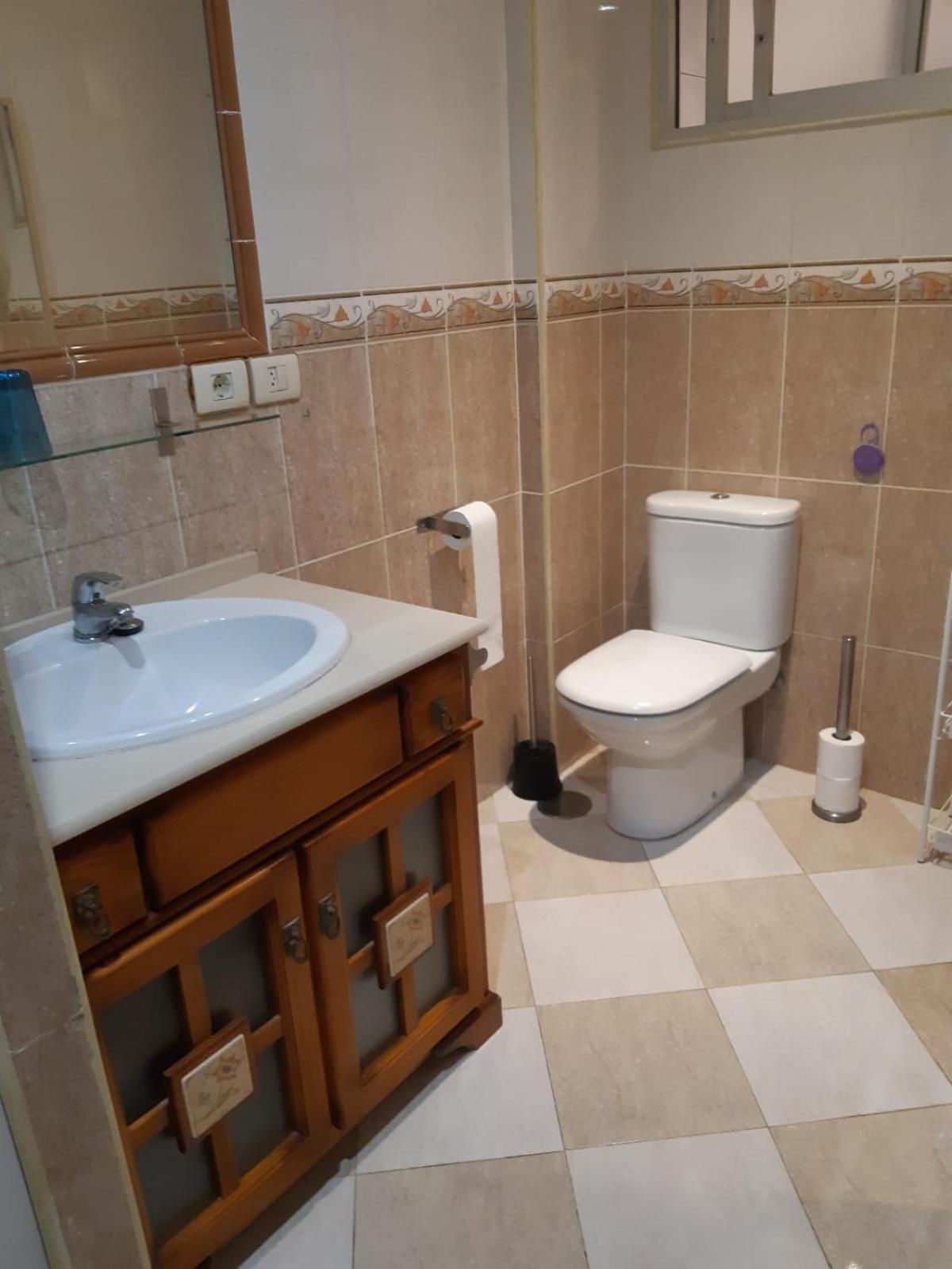 Apartment Beautiful 3 Bedrooms, 2 Baths, Balcony,